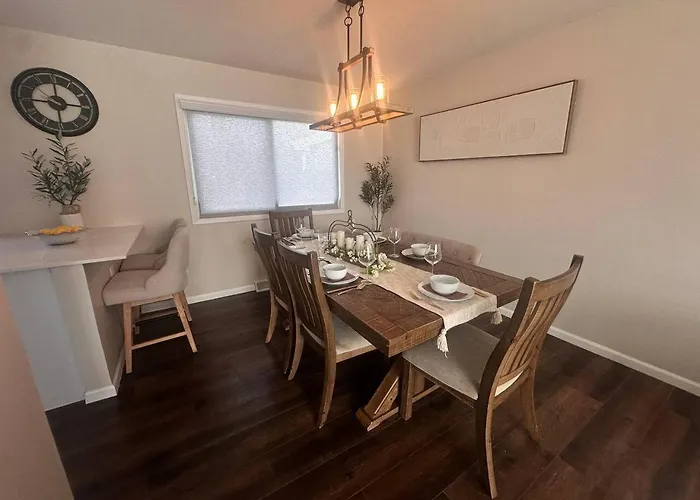 Great America Getaway Sleeps 12 Near Navy Base Gurnee