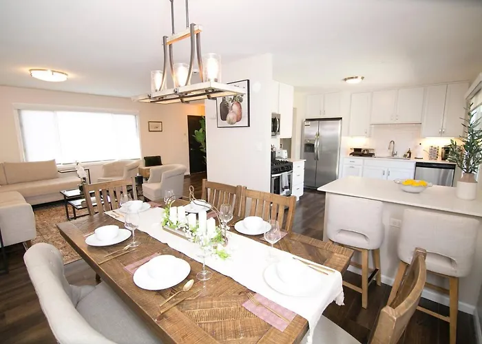 Great America Getaway Sleeps 12 Near Navy Base Gurnee